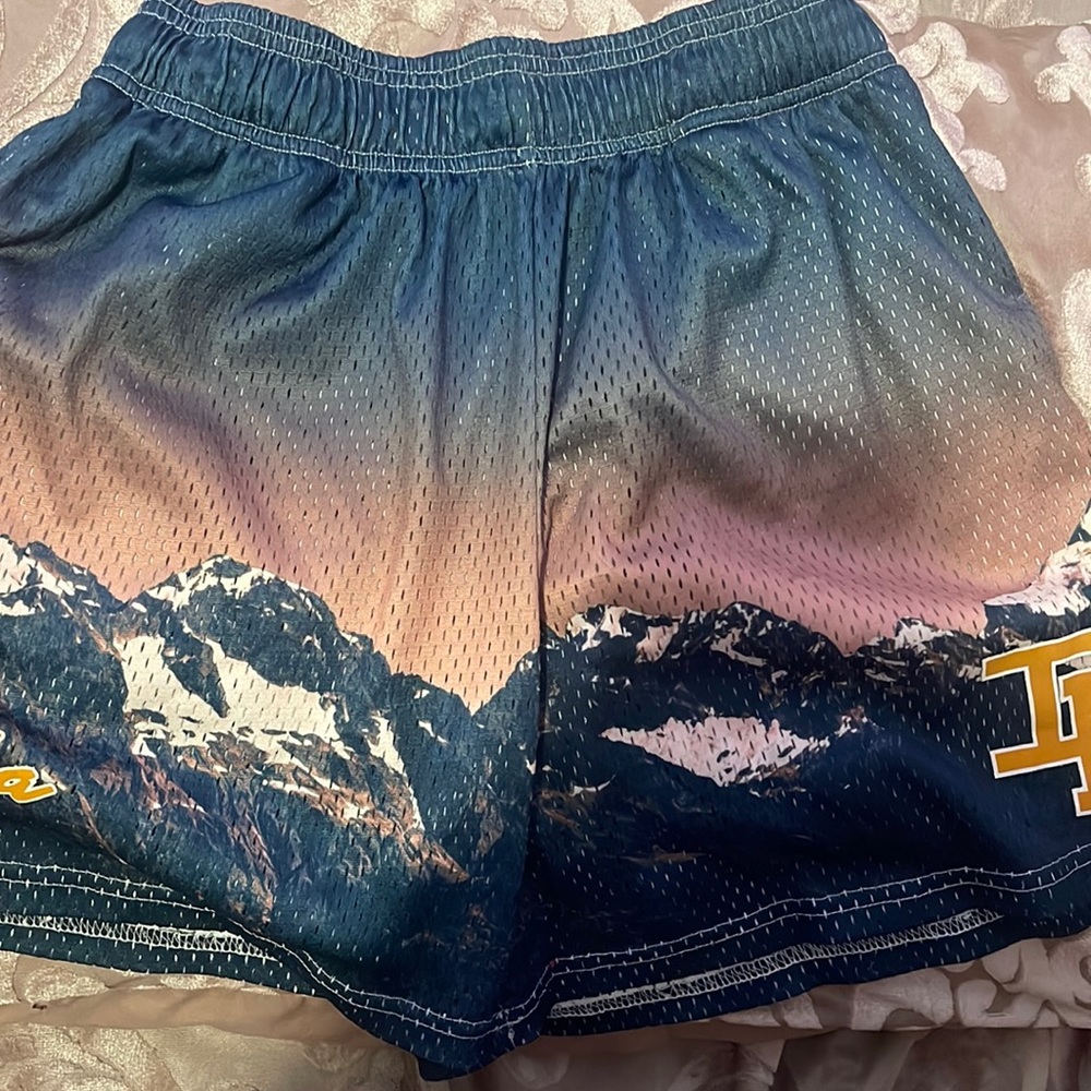 Inaka shorts size M